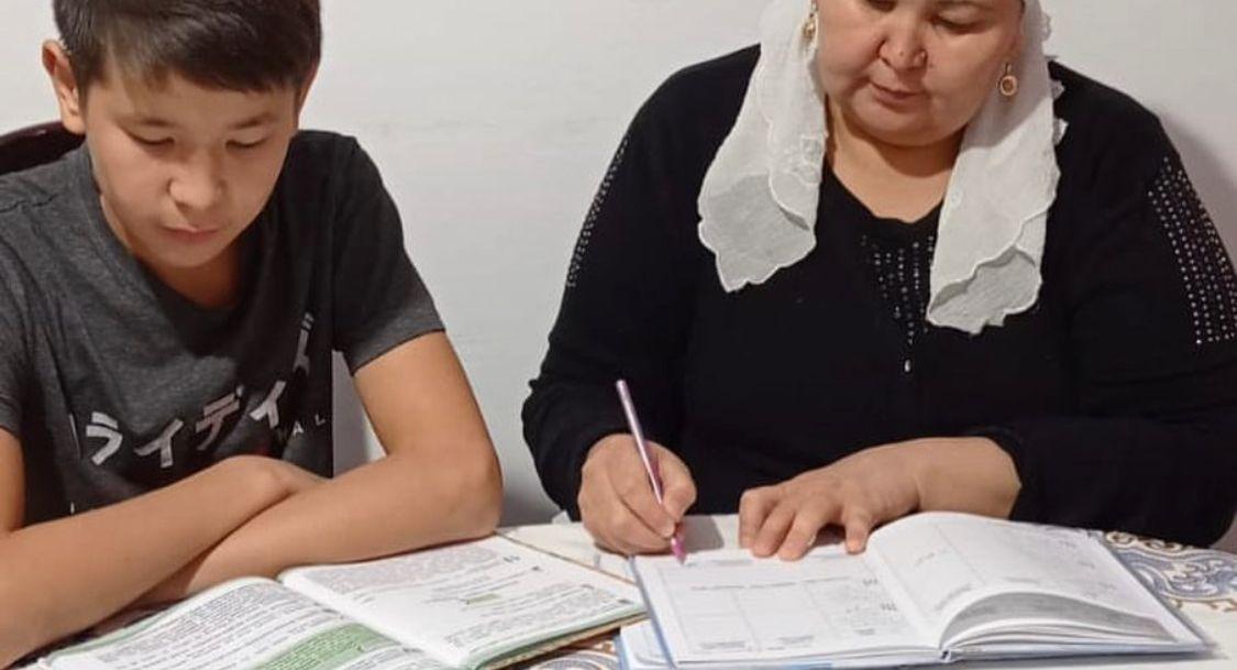 «Телефонсыз бір күн» жобасы Мақсаты: -Отбасы мүшелерін құрметтеу құндылықтарына, сезім құндылықтарына, Отанын құрметтеу, рухани құндылықтарды дәріптеу дағдыларын қалыптастыру.